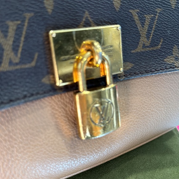 Louis Vuitton bag! Authentic. Monogram Marigan Sesame - Picture 4 of 17